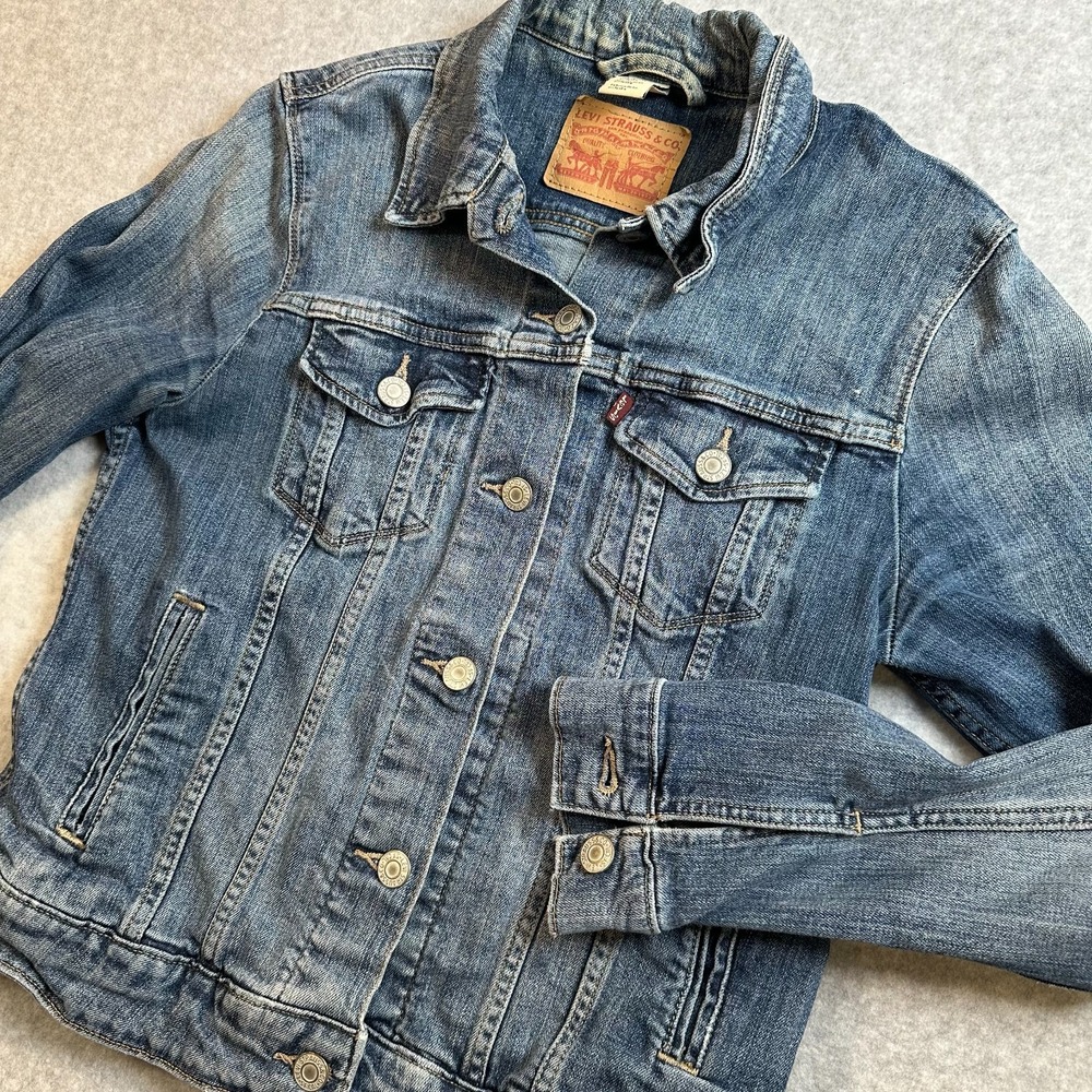 Levis Womens Medium Blue Trucker Denim Jean Jacket LL-996 M